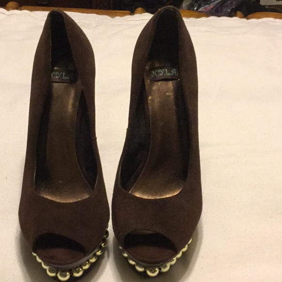 Shoes by N.Y.L.A. And beautiful! 🌟 - Picture 2 of 4